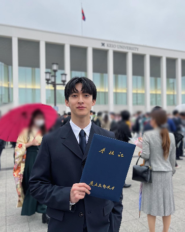 伊藤あさひの大学卒業時の画像