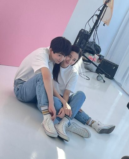 鈴木仁と堀田真由の画像
