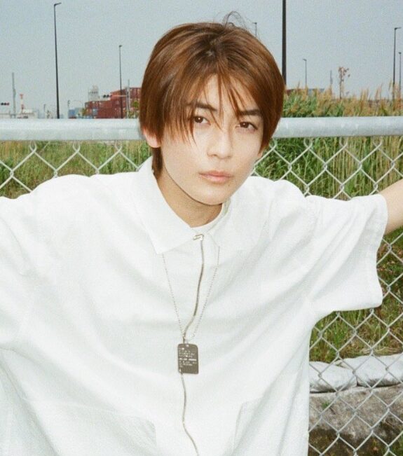 高橋文哉の画像