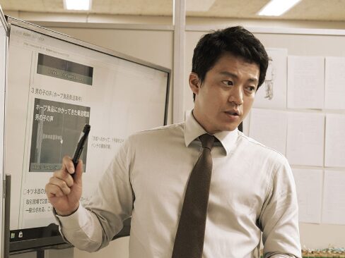 映画「罪の声」出演時の小栗旬の画像