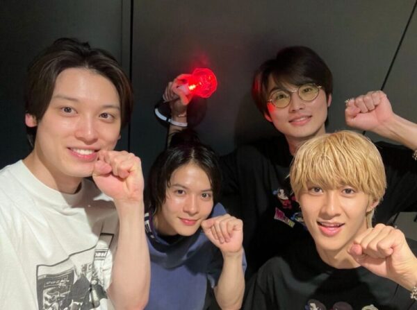 佐原先生と土佐くん共演者と百瀬拓実の画像