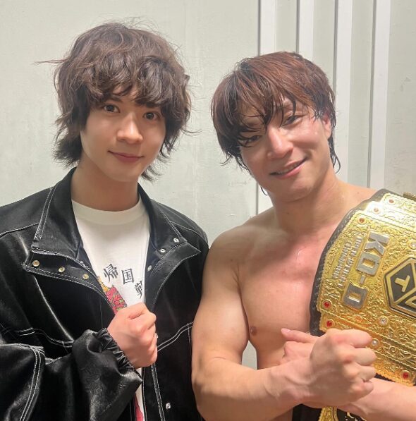 百瀬拓実と上野勇希選手のツーショット画像