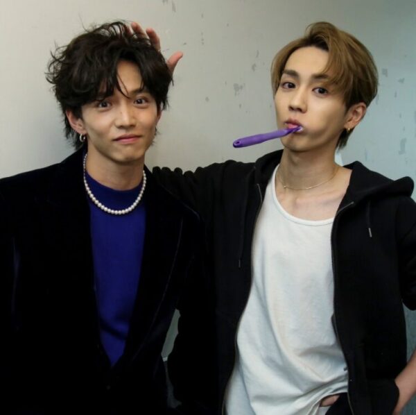 佐藤大樹と吉野北人の画像