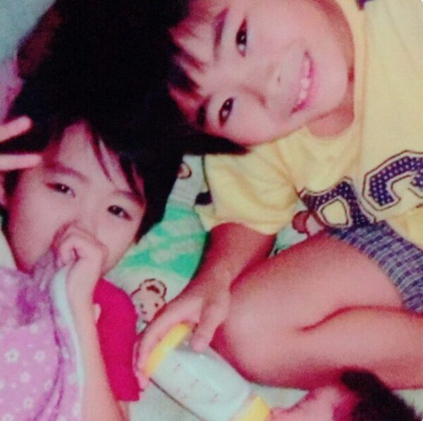 西銘駿の幼少期兄弟との画像