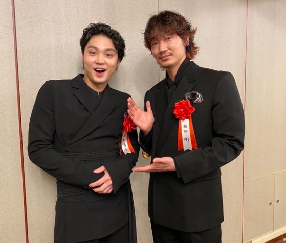 綾野剛と磯村勇斗の画像