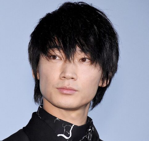 綾野剛の画像