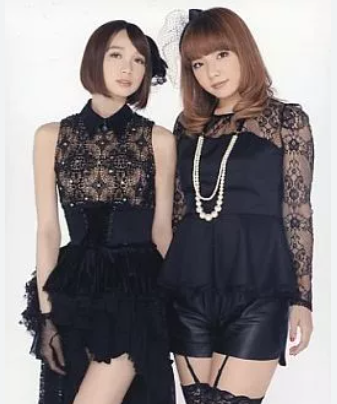 芹那と野呂佳代の画像