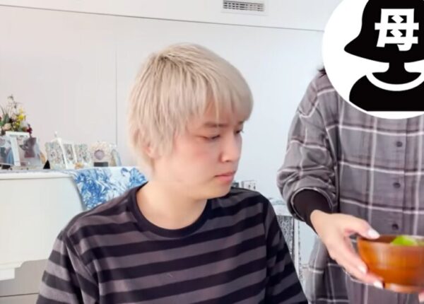 手越祐也と母親の写真