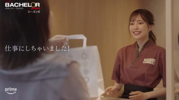 とろり天使のわらび餅の店舗で働く小川栞奈の画像
