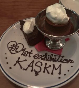 K.AŞKMのお祝いをしてもらった時の加藤紀穂のインスタグラム投稿画像