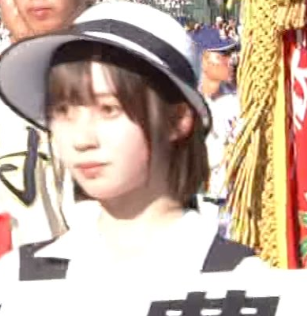 明豊のプラカードガールの写真